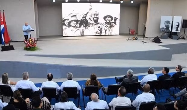 A ceremony is held in Havana, Cuba, on September 12 to celebrate the 50th anniversary of Commander-in-Chief Fidel Castro's first visit to Vietnam and the liberated zone in Southern Vietnam (September 1973 - 2023). (Photo: VNA)