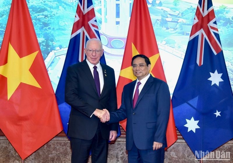 PM Pham Minh Chinh (R) and Australian Governor-General David Hurley. (Photo: NDO)