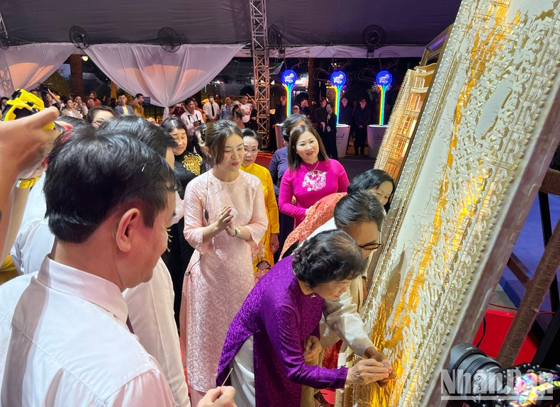 Various activities held at the Ho Chi Minh City Tourism Festival. (Photo: NDO)