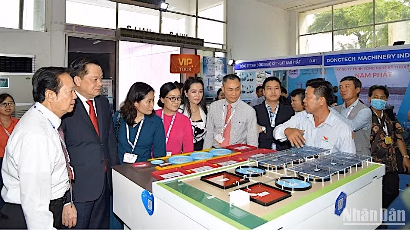 Delegates attend the VietShrimp 2023 in Can Tho (Photo: NDO)