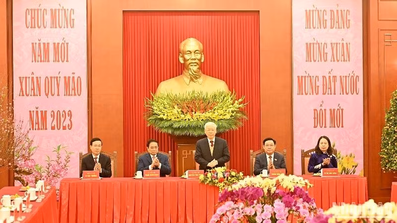 Party General Secretary Nguyen Phu Trong and other senior officials at the meeting (Photo: NDO)