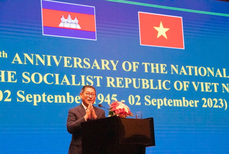 Deputy Prime Minister of Cambodia Sok Chenda Sophea extends his best congratulations to the Vietnamese Government and people (Photo: NDO)