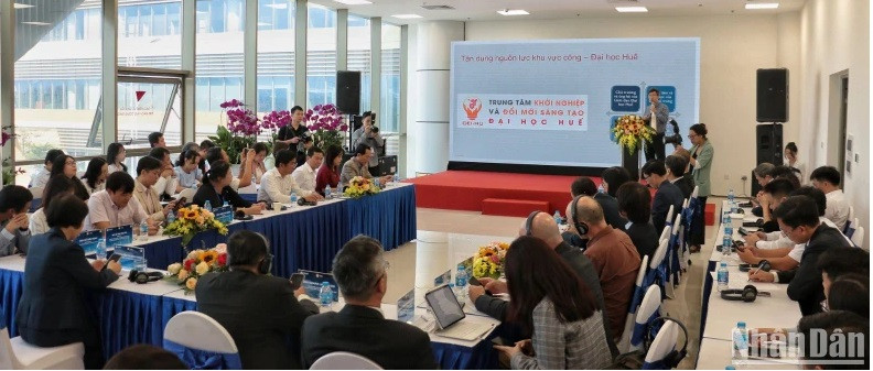 The event sees the participation of representatives from universities nationwide (Photo: NDO)