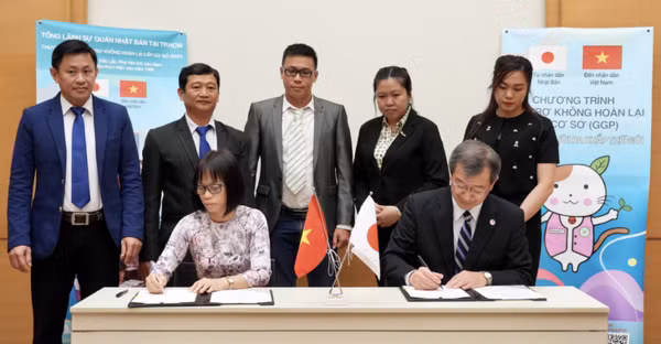 At the signing ceremony (Photo: tuoitre.vn)