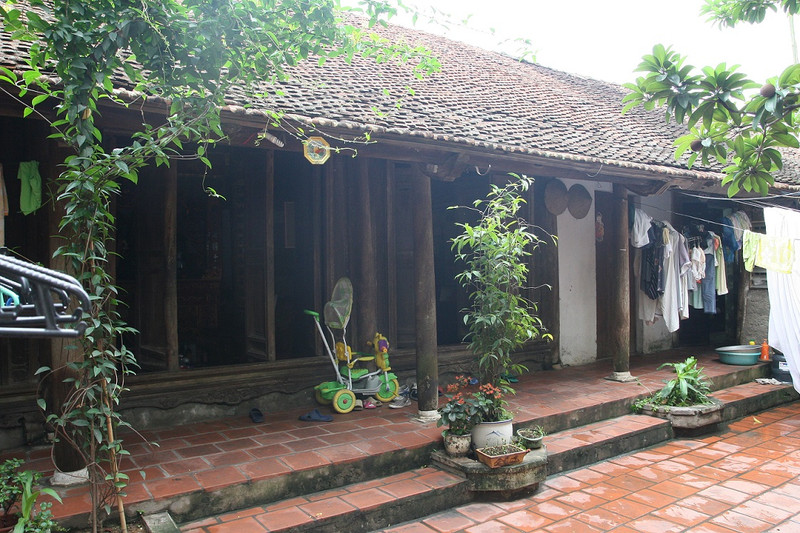 The house is typical of a Vietnamese rural traditional house