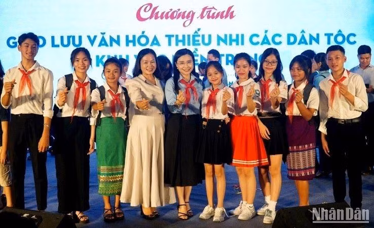 The Cultural Festival of ethnic children in the Central region takes place in Hue City. (Photo: NDO)