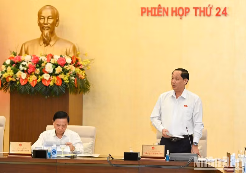 NA Vice Chairman Tran Quang Phuong comments on the implementation of a joint resolution between the NA Standing Committee and the Vietnam Fatherland Front on NA deputies’ contact with voters.