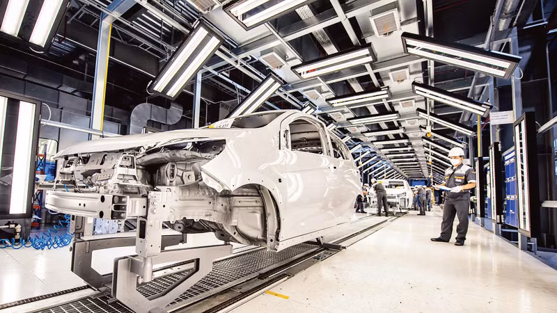 The automobile production line at Vinfast automobile factory at Dinh Vu industrial park, Hai Phong city. (Photo: Viet Chung)