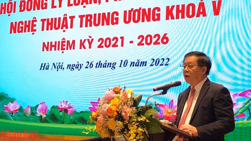 Secretary of the Party Central Committee (PCC) and Head of the PCC’s Commission for Communication and Education Nguyen Trong Nghia delivered a speech.