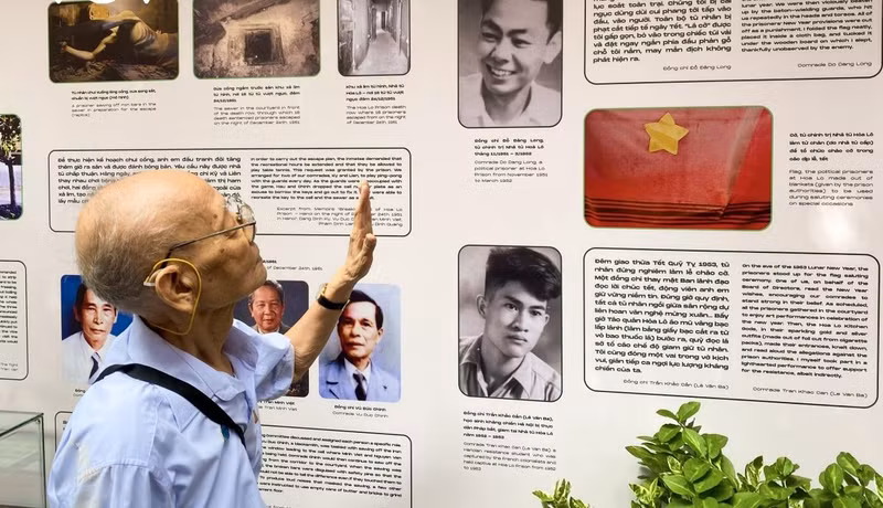 A witness who is a former political prisoner of Hoa Lo Prison in the period 1951 – 1952, was present at the opening ceremony. (Photo:VOV)