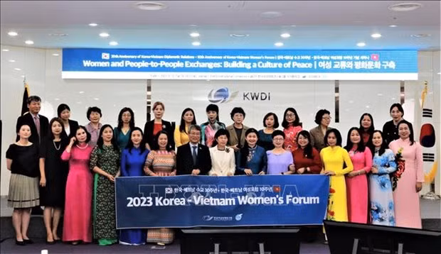 Delegates at the 10th Republic of Korea (RoK) - Vietnam Women’s Forum (Photo: VNA)