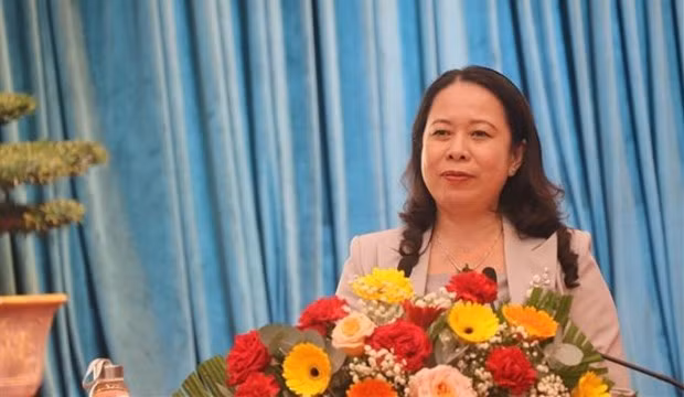 Rewards must be given to right person, at right time: Acting President