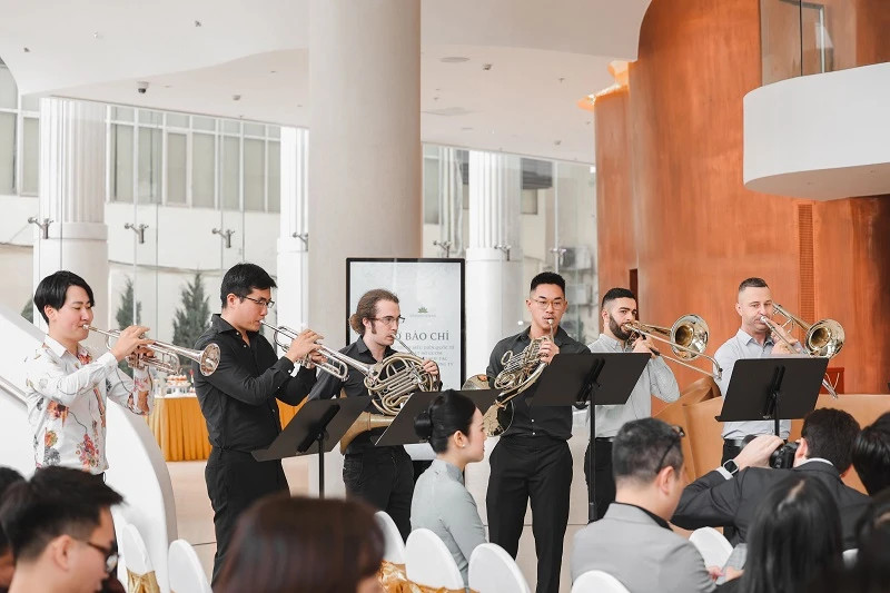 Artists at the press meeting held on March 12. (Photo: NDO)