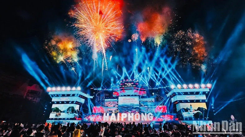 A 10-minute firework display will take place in the area behind the Hai Phong City Theater.