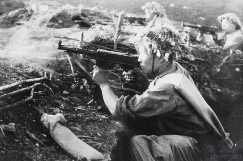 Fierce fighting taking place on Hill C area (Photo: VNA)