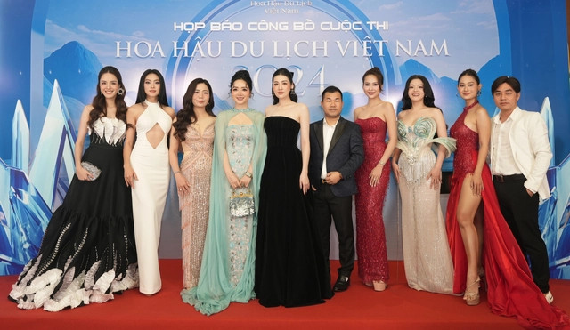 Many famous figures in the showbiz joined the press conference on April 27. (Photo courtesy of the organisers)