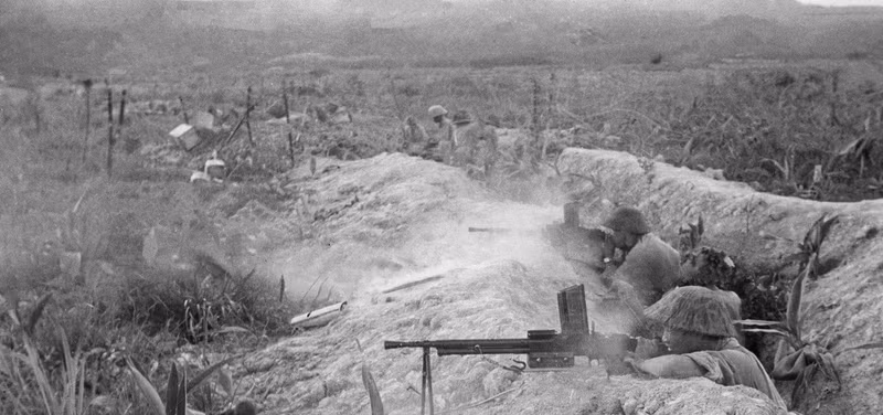 Fierce fighting taking place at position 206. (Photo: VNA)