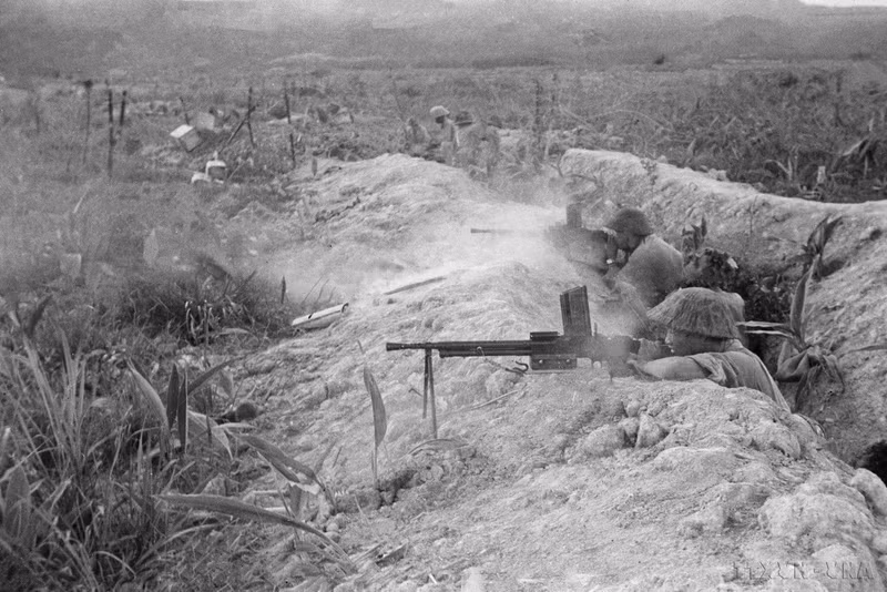 Position No.206 on fire due to being hit by Vietnamese soldiers' artillery and on fire. (Photo: VNA)