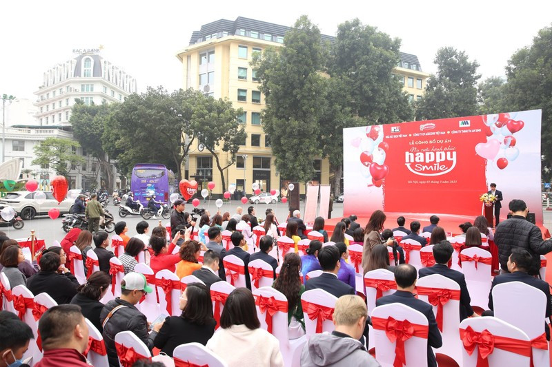 An overview of the announcement ceremony of the "Happy Smile" project