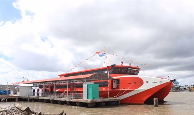 A high-speed boat used to transport passengers on the Ca Mau-Nam Du-Phu Quoc route. (Photo: VNA)