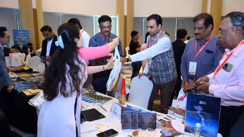 Da Nang tourism businesses introduce tourism products in Ahmedabad City, Gujarat State, India. (Photo: Da Nang Department of Tourism)