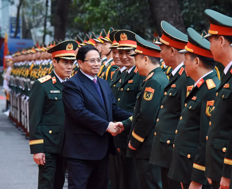 Prime Minister Pham Minh Chinh visits the Military Medical Academy.