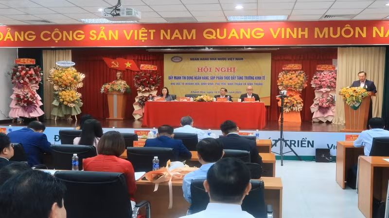 Delegates attend the conference. (Photo: PHONG NGUYEN)