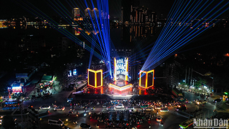 The visual LED effects have been designed to be exceptionally striking.