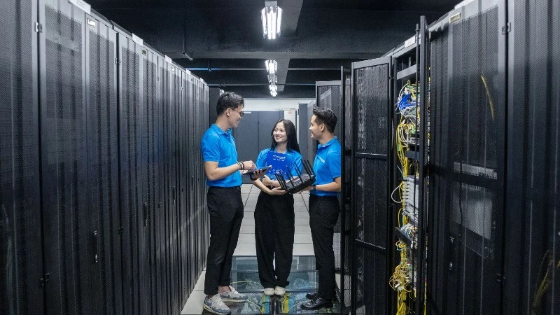 A team of young engineers from a unit specialising in research, product development, and technological solutions. (Photo: SON TUNG)