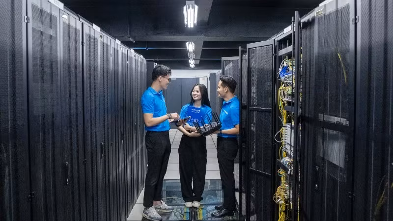 A team of young engineers from a unit specialising in research, product development, and technological solutions. (Photo: SON TUNG)