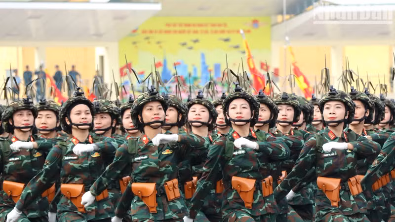 Female signal officers