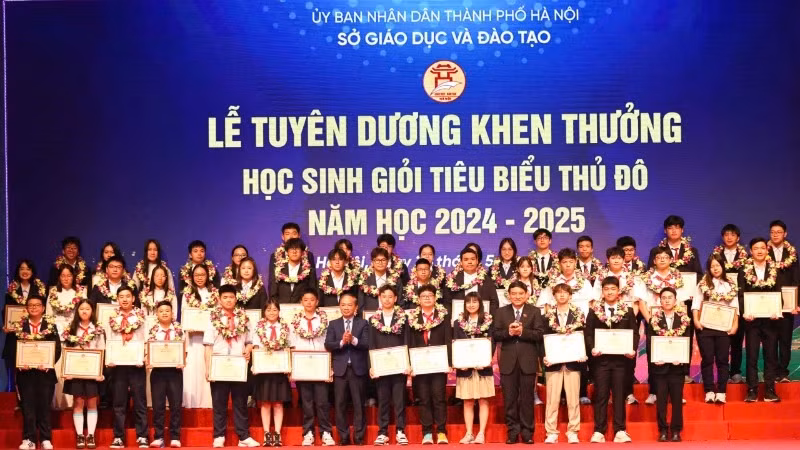 Outstanding students honoured at the ceremony