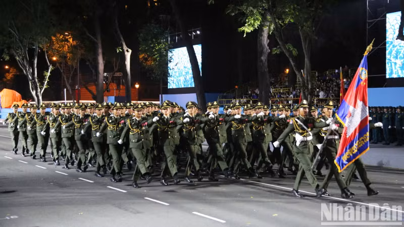 The Royal Cambodian Army also march in the rehearsal, symbolising international friendship, solidarity, and cooperation on the occasion of the 50th anniversary of national reunification.