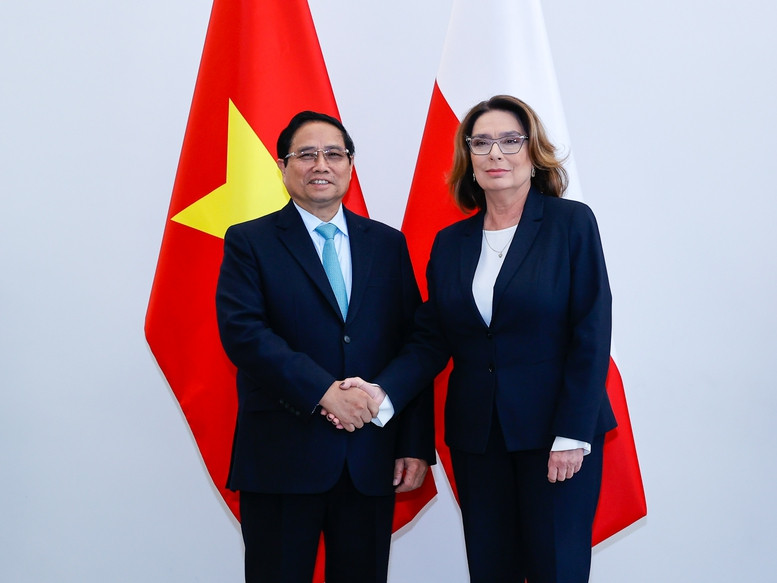 PM Pham Minh Chinh (L) and Marshal of the Polish Senate Malgorzata Kidawa-Blonska (Photo: VGP)