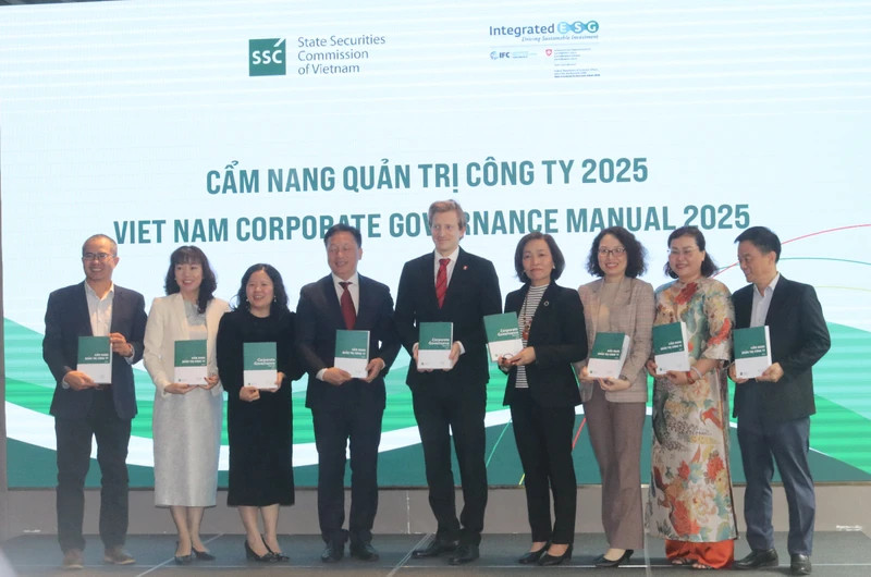 Launch event of the Vietnam Corporate Governance Manual in Hanoi. (Photo: Van Giap) 