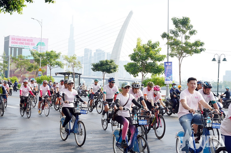 The cycling route goes through the main streets, tourist symbols of Ho Chi Minh City. (Photo: qdnd.vn)