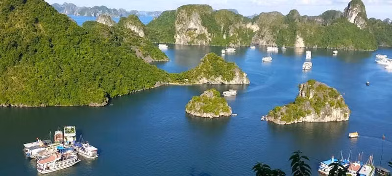 An overview of Ha Long Bay in Quang Ninh Province (Photo: T.D)