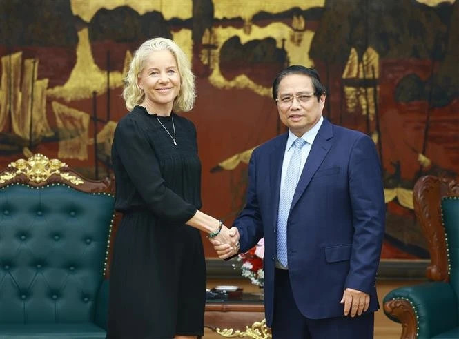 Prime Minister Pham Minh Chinh hosts Susanna Campbell, Chair of Swedish textile recycling group SYRE. (Photo: VNA)