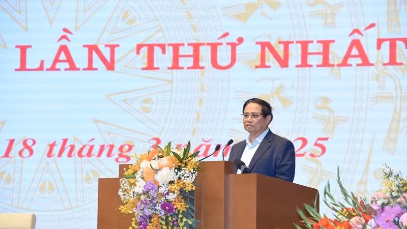 Prime Minister Pham Minh Chinh speaks at the first meeting of the Government steering committee for the development of science, technology, innovation and digital transformation, and Project No. 06. (Photo: NDO)