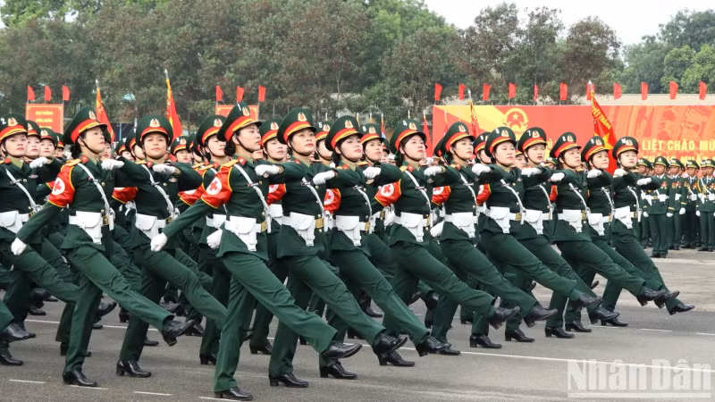 Female military medical officers