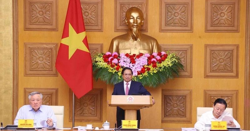 Prime Minister Pham Minh Chinh speaks at the meeting (Photo: VNA)