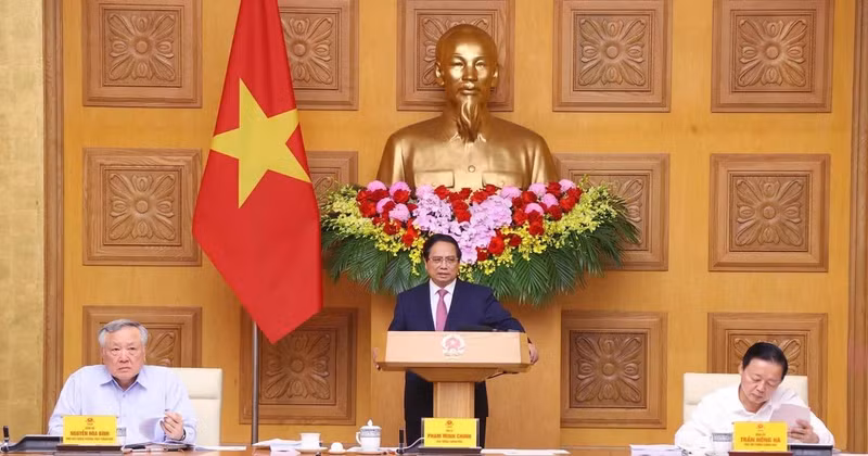 Prime Minister Pham Minh Chinh speaks at the meeting (Photo: VNA)