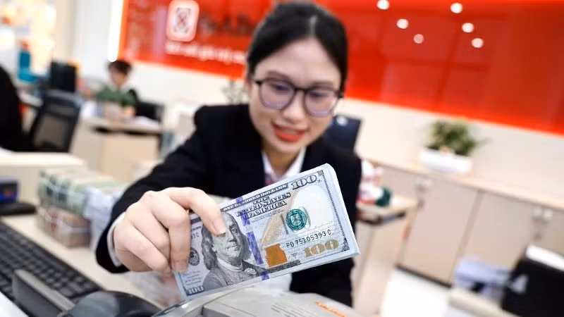 UOB forecasts exchange rate fluctuations of around 2%-3% in 2025.