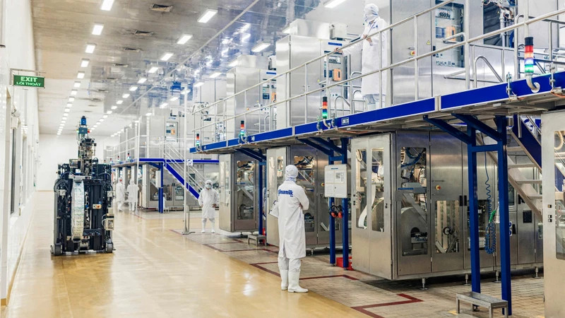 Vinamilk offers a wide range of Halal products that fully meet the criteria and requirements of the Islamic market. In the photo: A modern production line at Vinamilk's dairy factory. (Photo: HOANG SON)