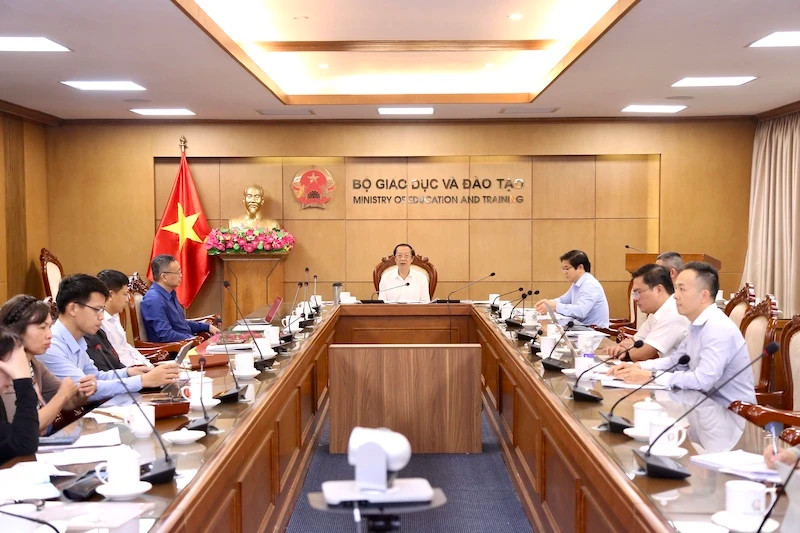 A meeting of the editorial board and subcommittees on the development of a proposal on gradually introducing English as a second language in schools for the 2025–2035 period, with a vision to 2045. (Photo: Ministry of Education and Training) 