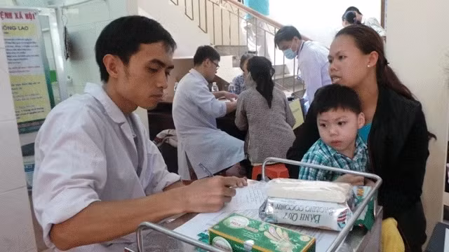 Vaccination for children, subjects at high risk of diarrhea caused by Rota virus.