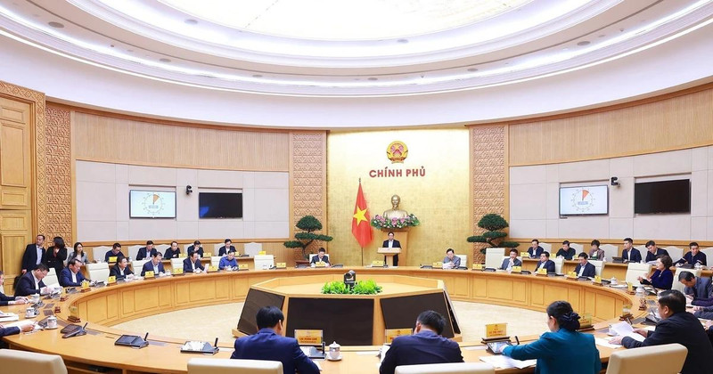 An overview of the Government meeting to assess the regional and global economic situations (Photo: VNA)