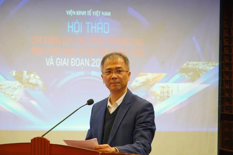 Dr Dang Xuan Thanh, Vice President of the Vietnam Academy of Social Sciences speaks at the event.
