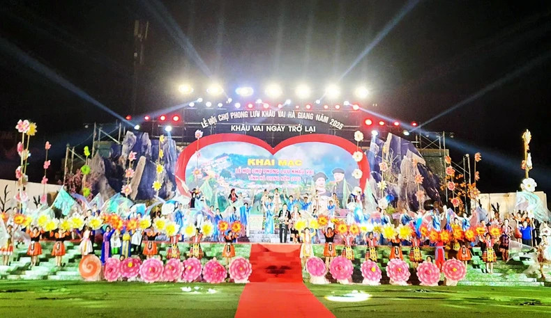 An art performance at the opening ceremony of the Khau Vai Love Market