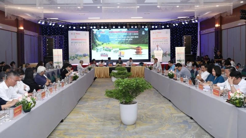 An overview of the conference on developing cultural industries as a driver for Ninh Binh tourism. (Photo: DUC PHUONG)